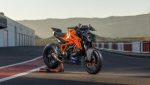 KTM 1390 Super Duke R भारत में लॉन्च: कीमत, फीचर्स और दमदार परफॉर्मेंस