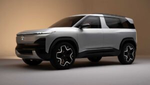 Tata Sierra EV: 90 के दशक की आइकॉनिक SUV अब इलेक्ट्रिक अवतार में करेगी वापसी, 500KM रेंज और ट्रिपल स्क्रीन से मचाएगी धूम