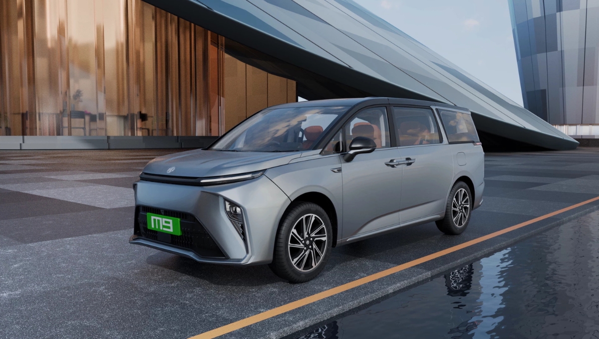 MG M9 Electric MUV