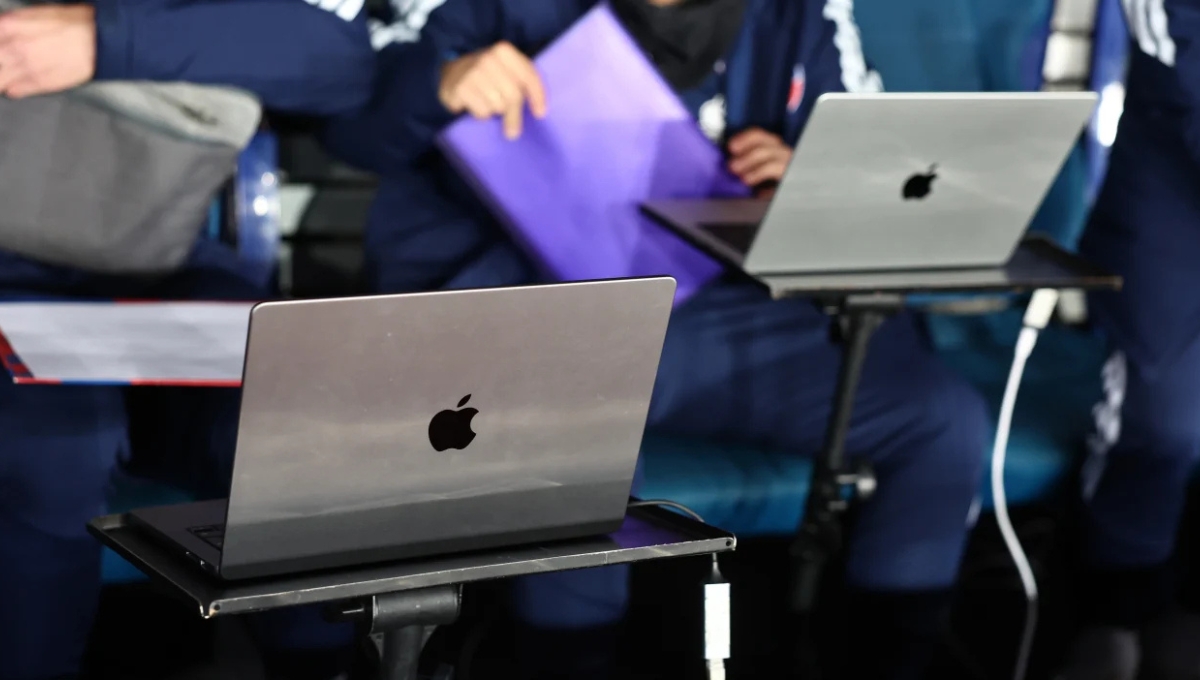 Apple M6 MacBook Pro 